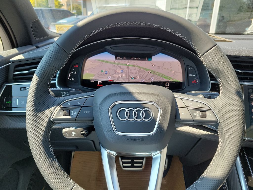 2025 Audi SQ7  16