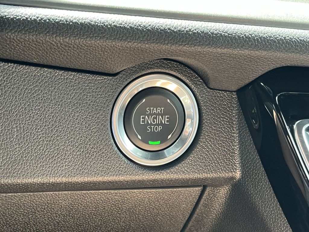 2025 Chevrolet Traverse LT photo