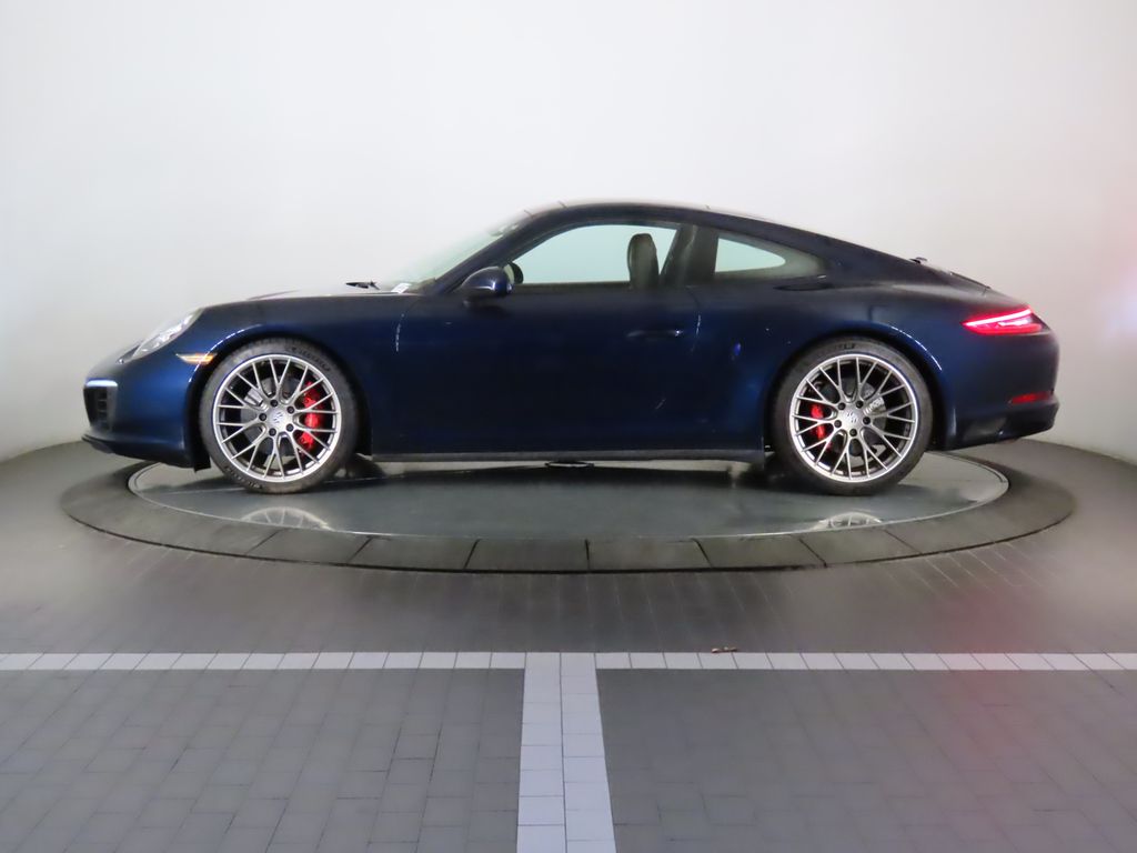 Thumbnail: 2017 Porsche 911 - 2