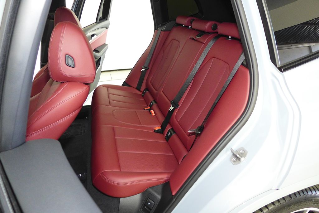 Thumbnail: 2022 BMW X3 - 21