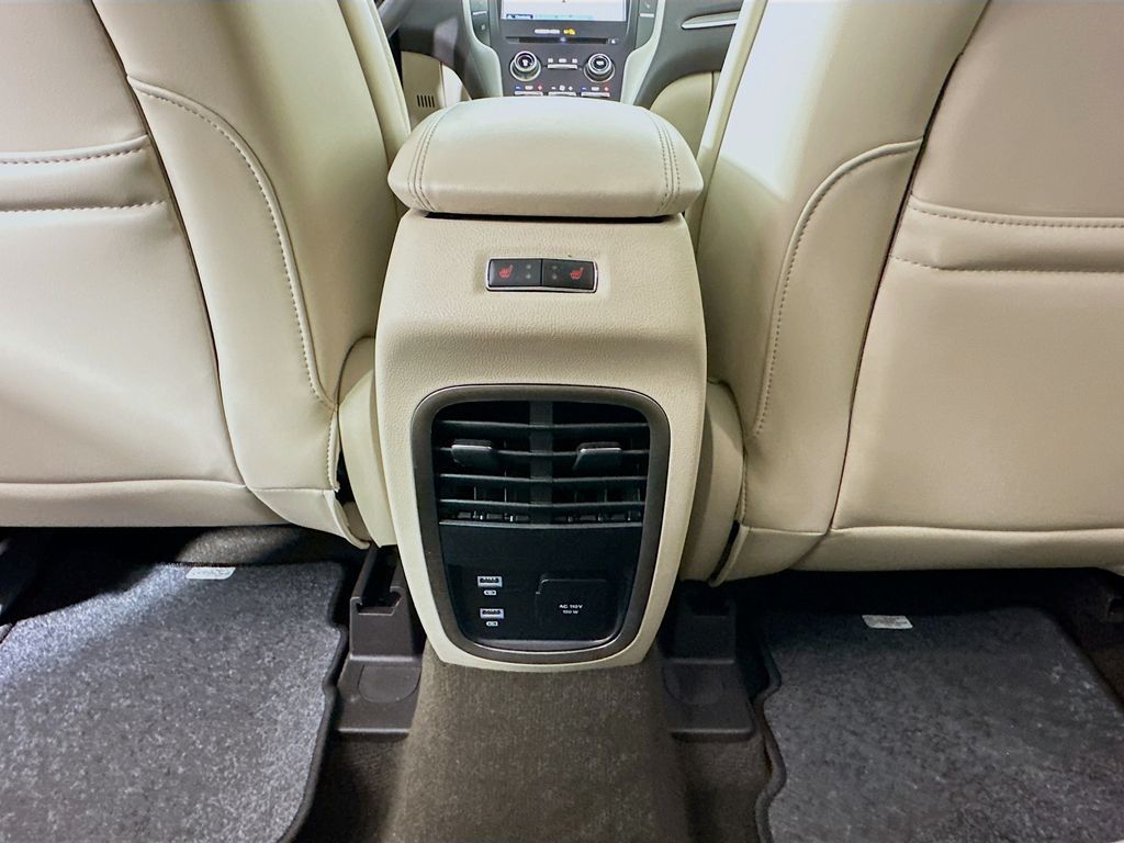 Thumbnail: 2019 Lincoln MKC - 27