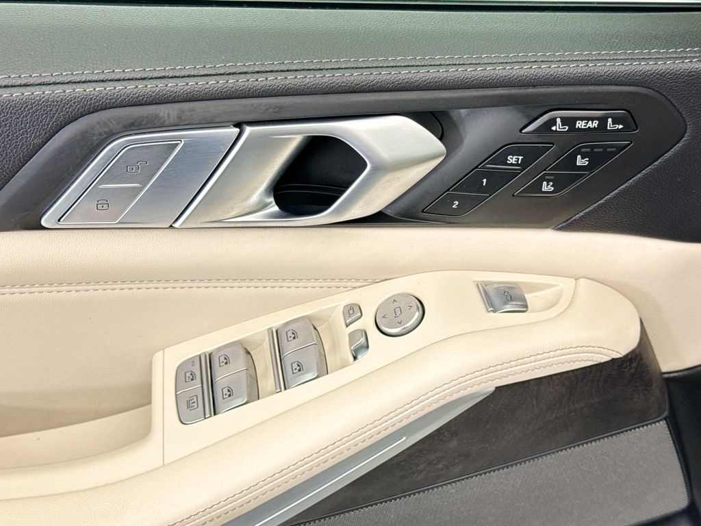 Thumbnail: 2021 BMW X7 - 22