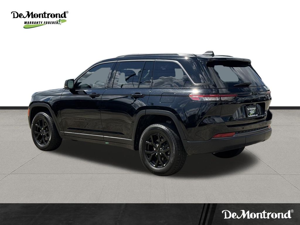 2026 Jeep Grand Cherokee Altitude Black at Victoria Chrysler Dodge Jeep Ram