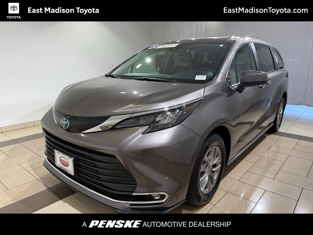 2024 Toyota Sienna XLE Hero Image