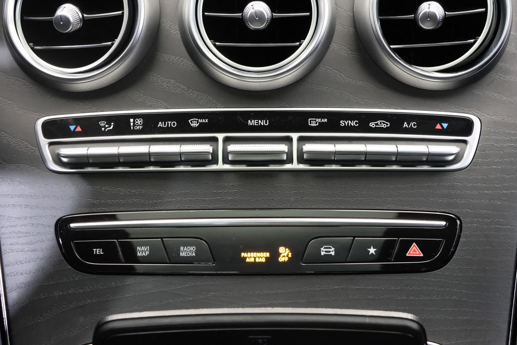 Thumbnail: 2021 Mercedes-Benz GLC - 28