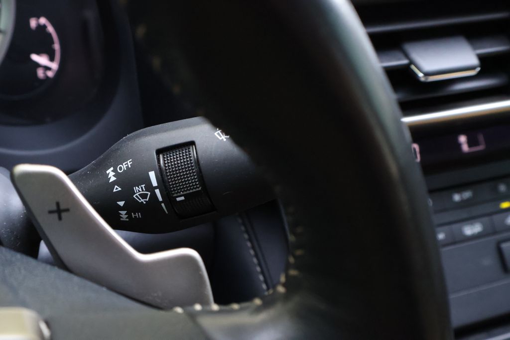 Thumbnail: 2015 Lexus IS - 27