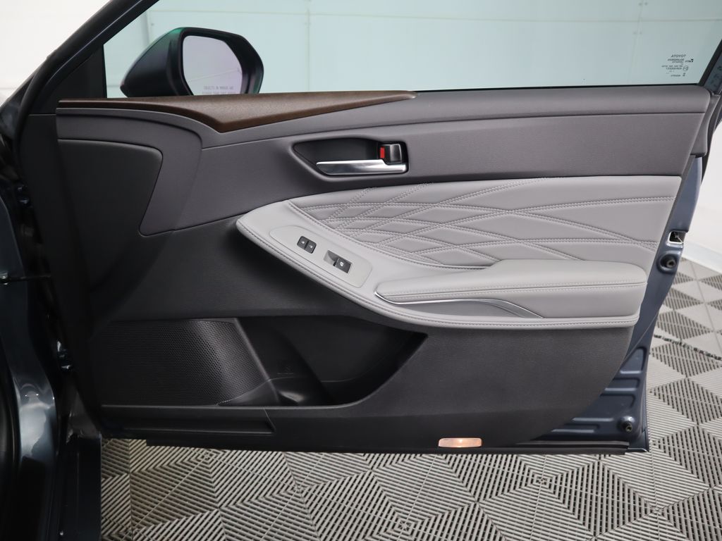 Thumbnail: 2021 Toyota Avalon - 26