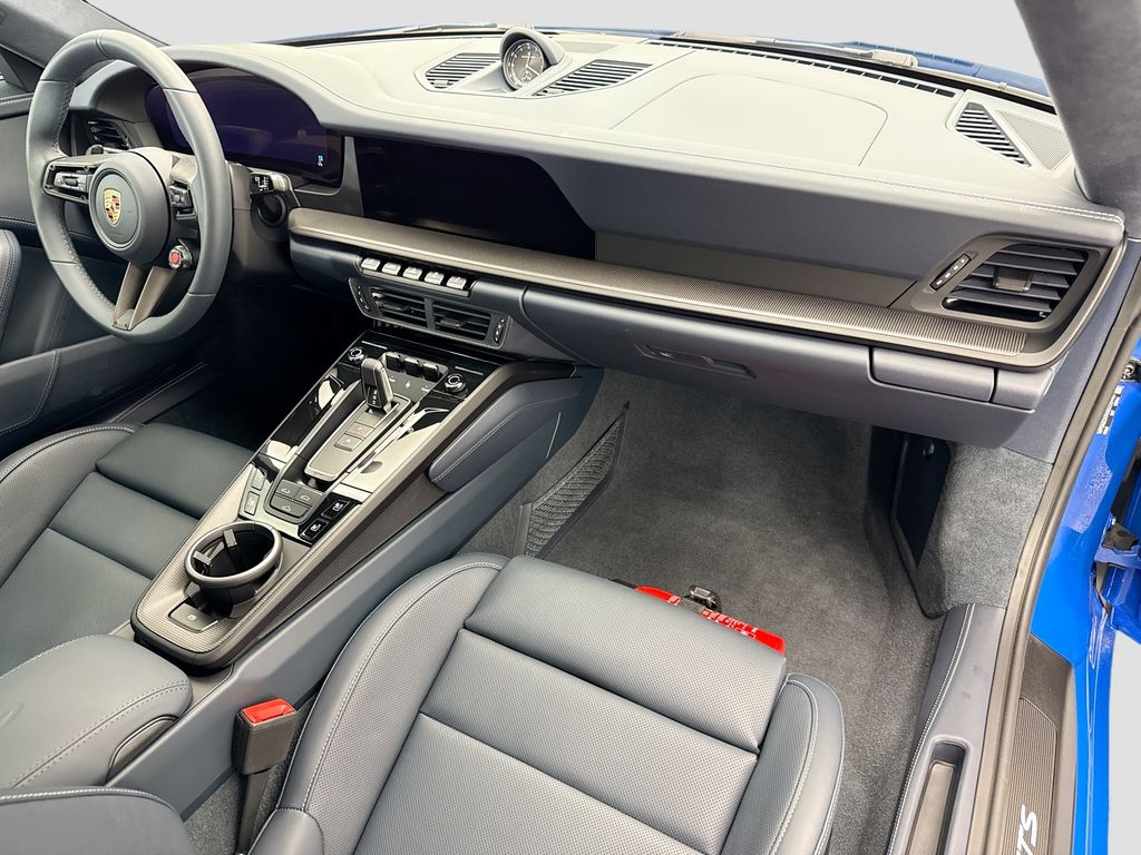 Thumbnail: 2025 Porsche 911 - 20