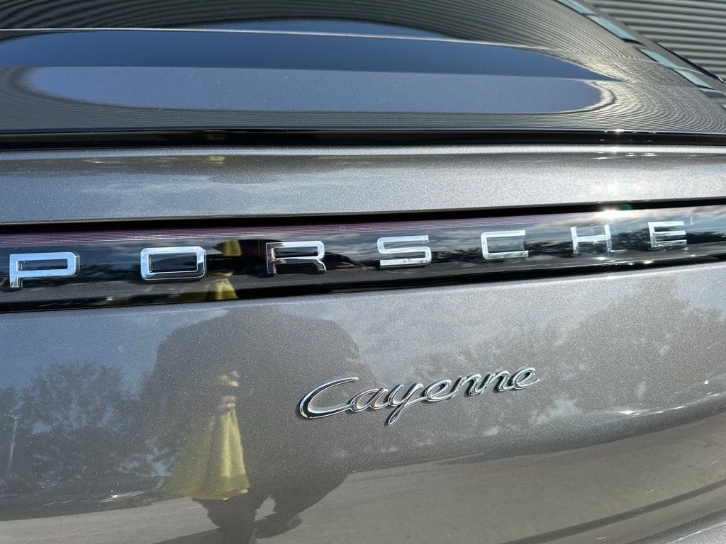 2023 Porsche   12