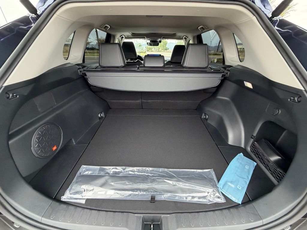 Thumbnail: 2025 Toyota RAV4 - 27