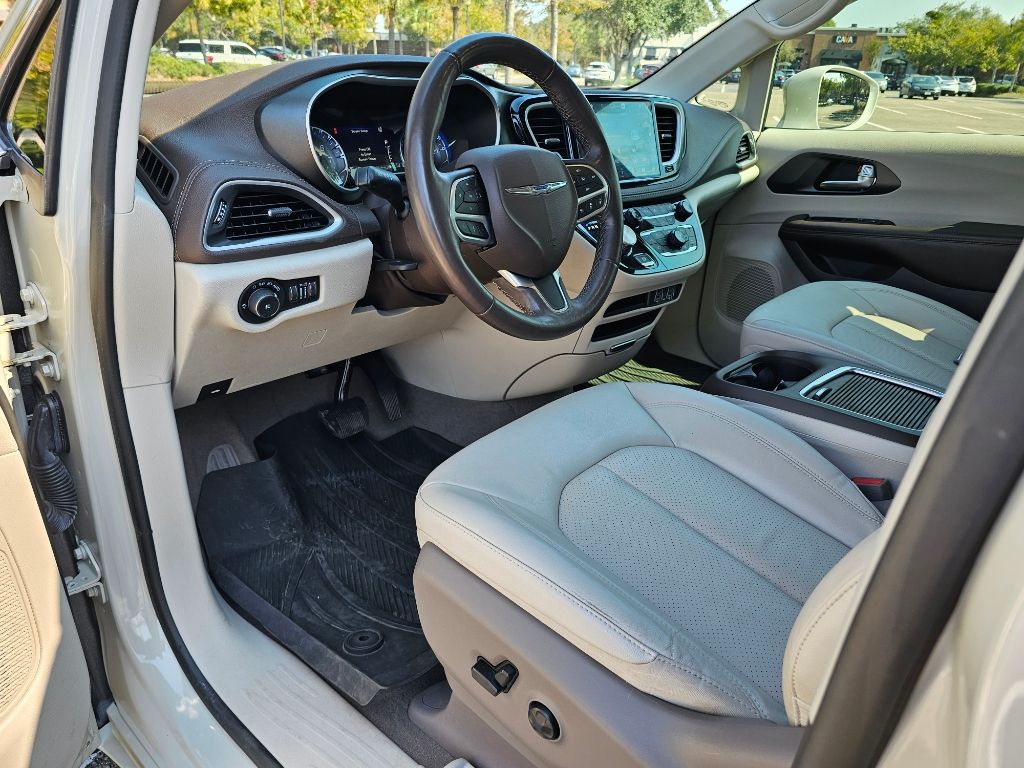 2021 Chrysler Pacifica Touring L 11