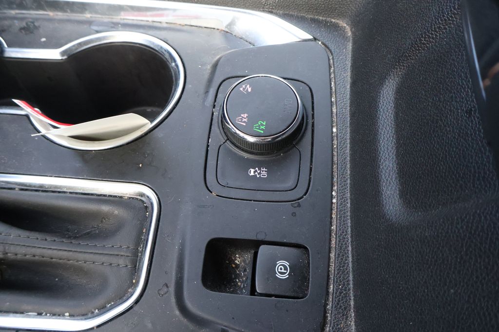 Thumbnail: 2018 Chevrolet Traverse - 27