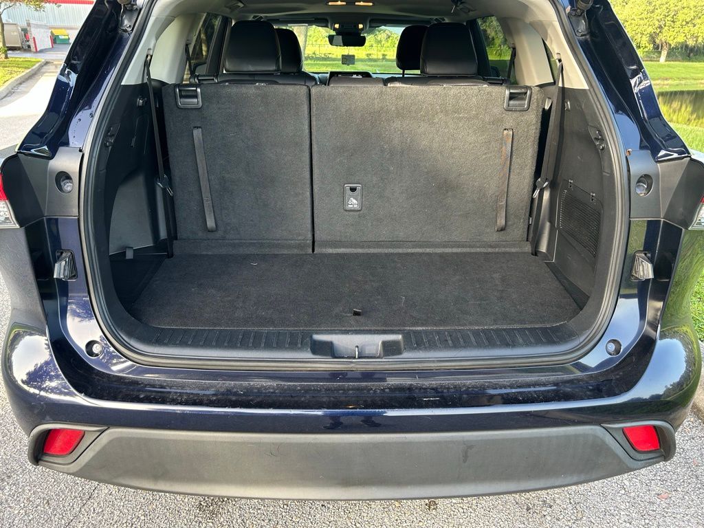 Thumbnail: 2020 Toyota Highlander - 10