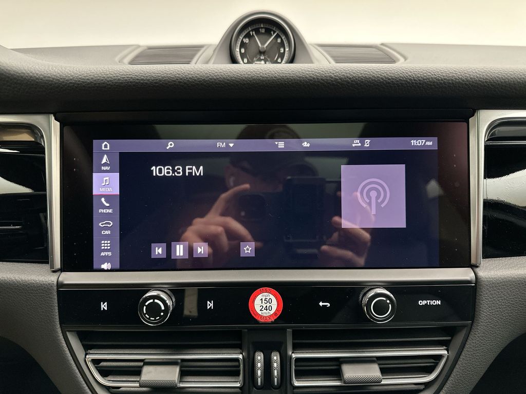 Thumbnail: 2024 Porsche Macan - 15