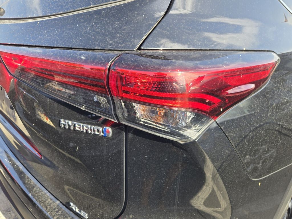 2023 Toyota Highlander - $33,999