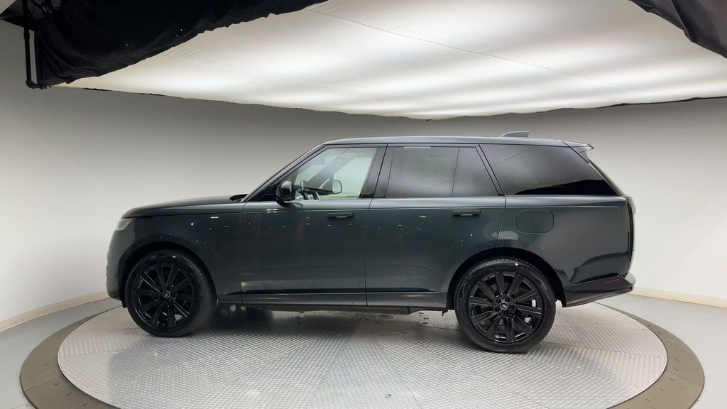 Thumbnail: 2025 Land Rover Range Rover - 5