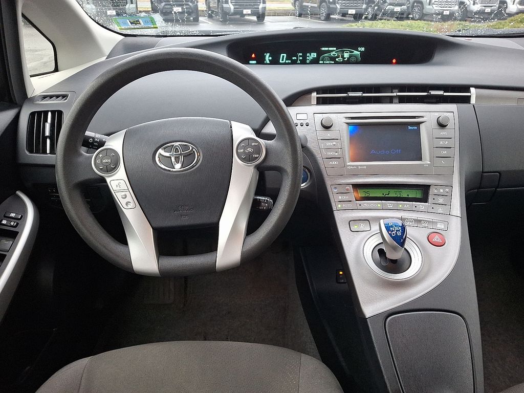 Thumbnail: 2014 Toyota Prius - 11