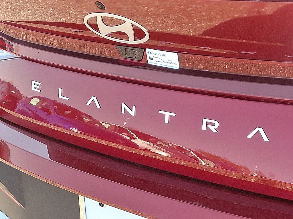 2025 Hyundai Elantra Sport 5