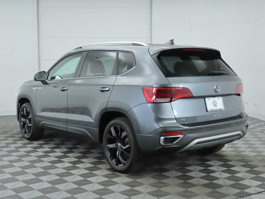 2024 Volkswagen Taos SE 8