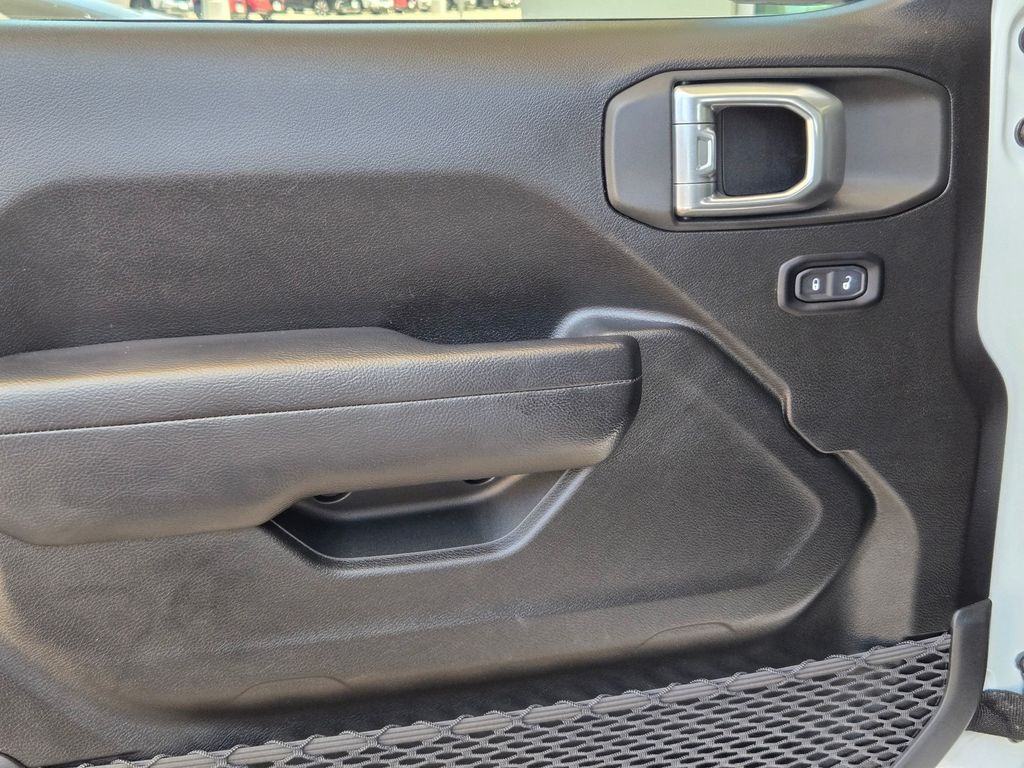 Used 2025 Jeep Wrangler SUV