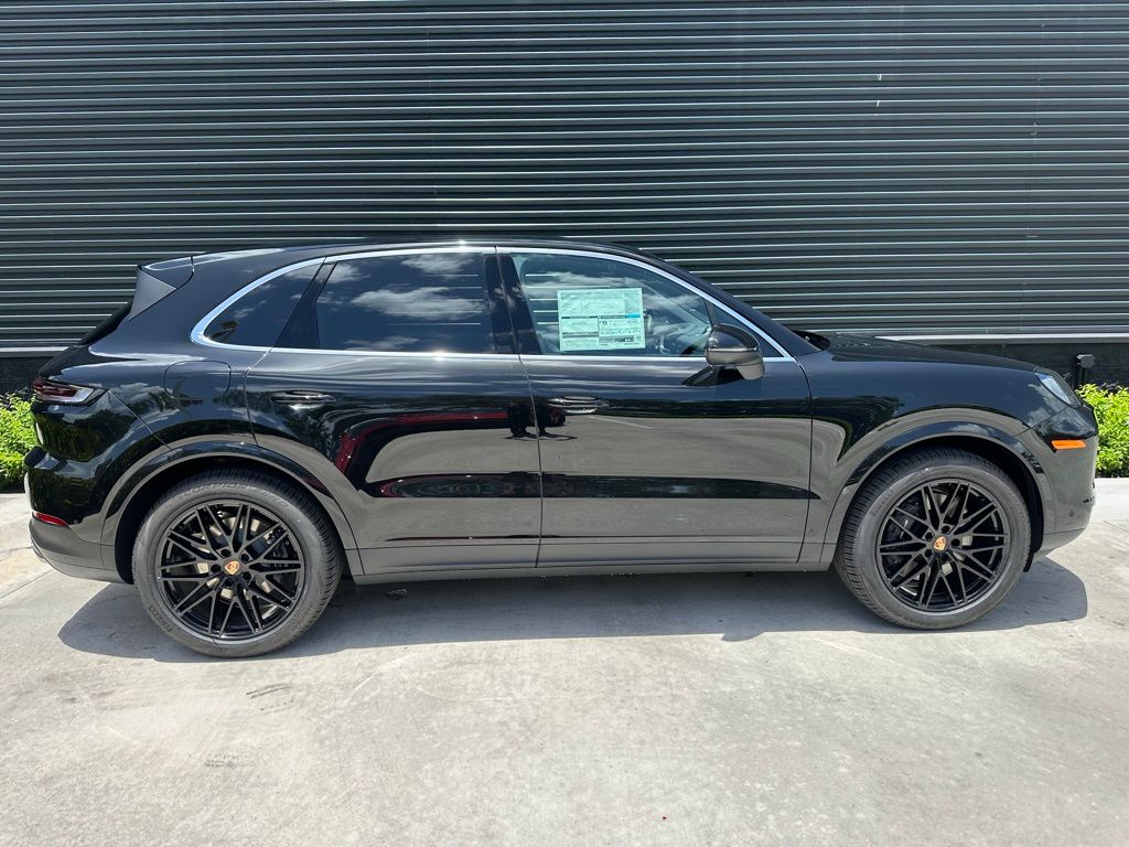 Thumbnail: 2025 Porsche Cayenne - 8