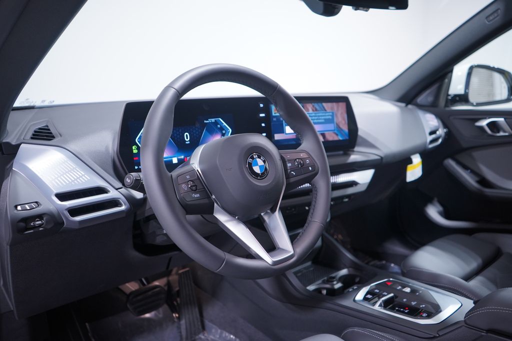 Thumbnail: 2025 BMW 2 Series - 6