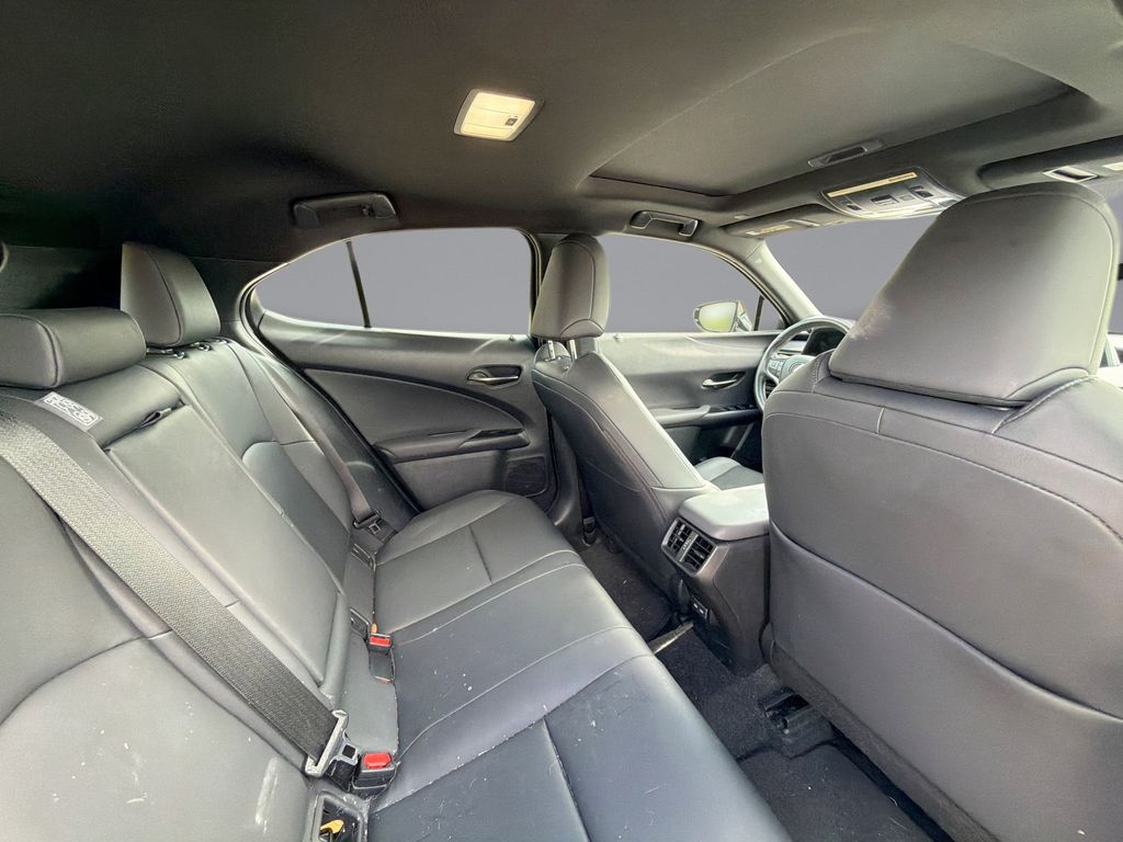 Thumbnail: 2021 Lexus UX - 17
