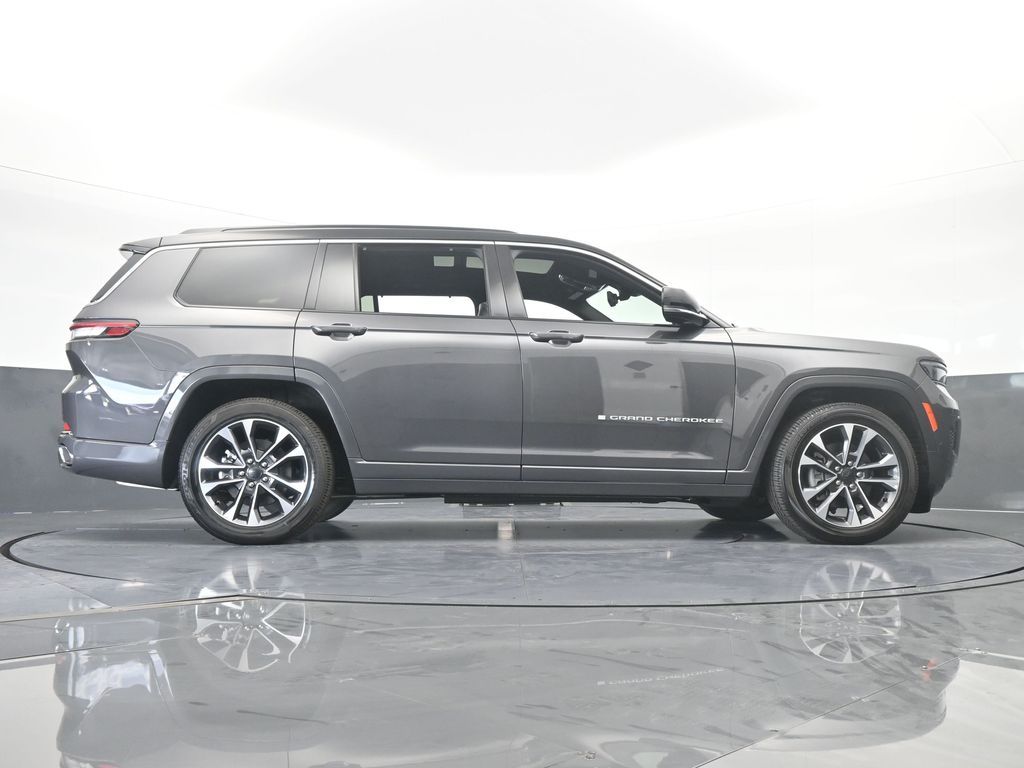 Used 2024 Baltic Gray Metallic Clearcoat Jeep Overland image 66