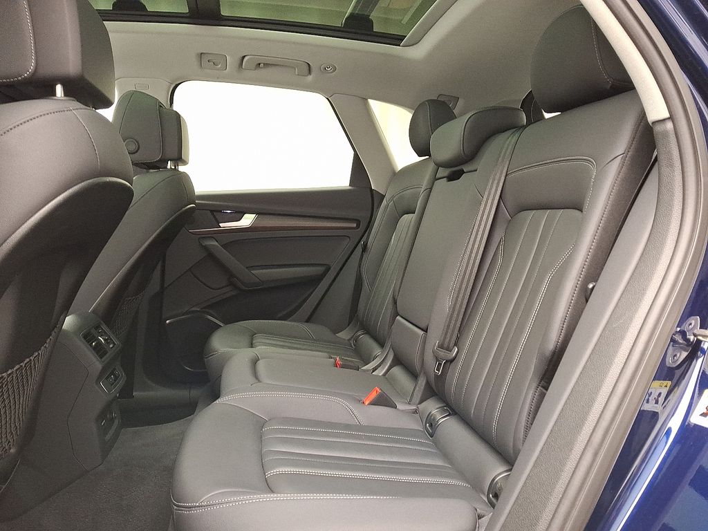 Thumbnail: 2022 Audi Q5 - 10