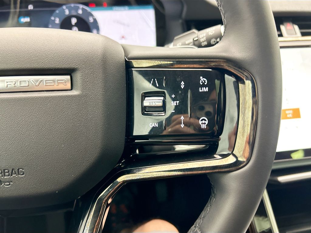 Thumbnail: 2025 Land Rover Range Rover Evoque - 12