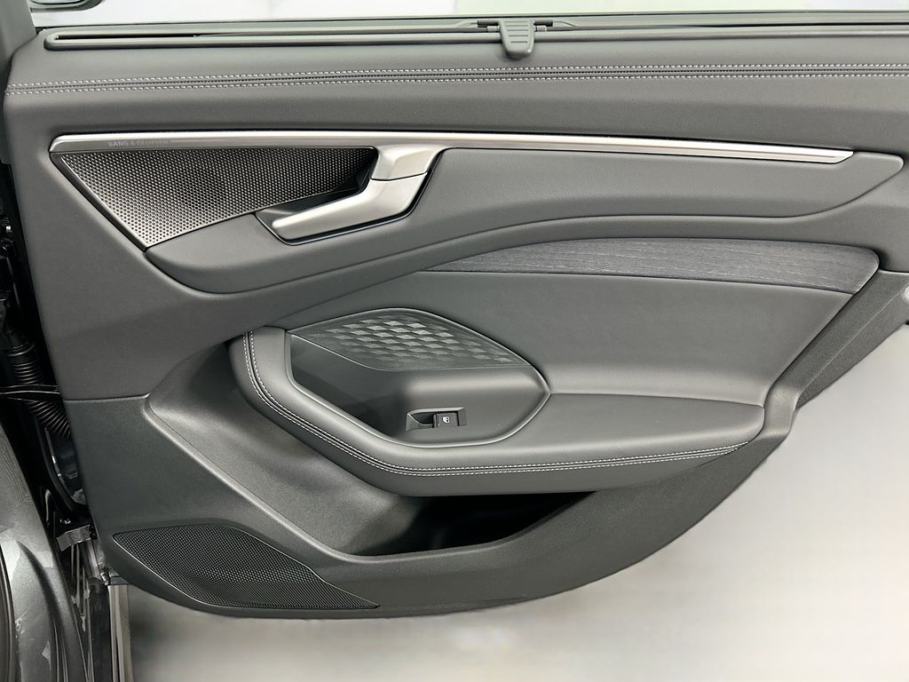 Thumbnail: 2026 Audi A6 - 27