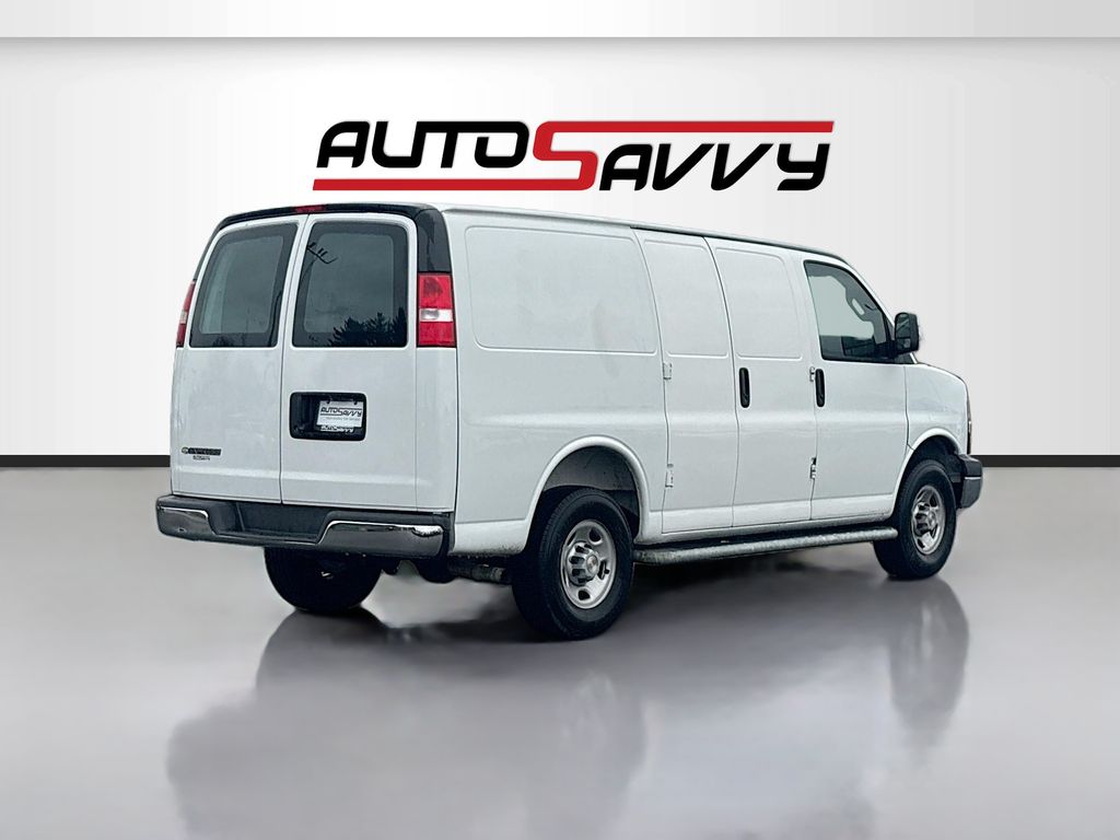 Used 2025 White Chevrolet Work Van image 7