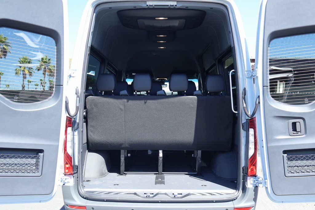 Thumbnail: 2026 Mercedes-Benz Sprinter - 9