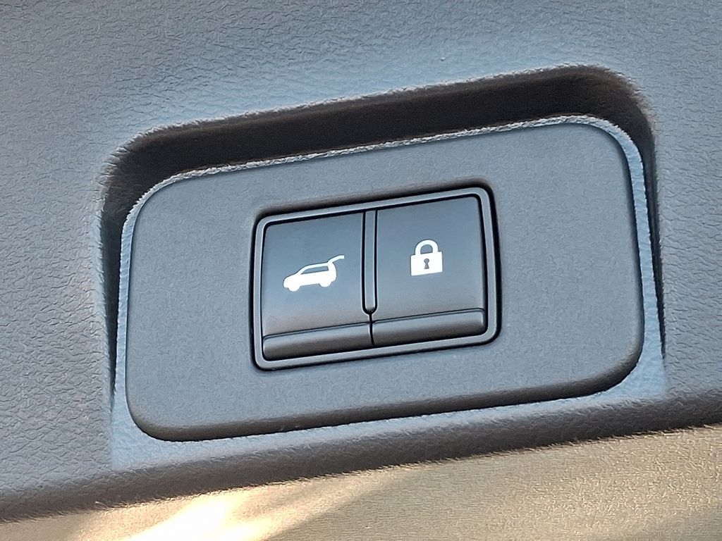 Thumbnail: 2022 Nissan Rogue - 31