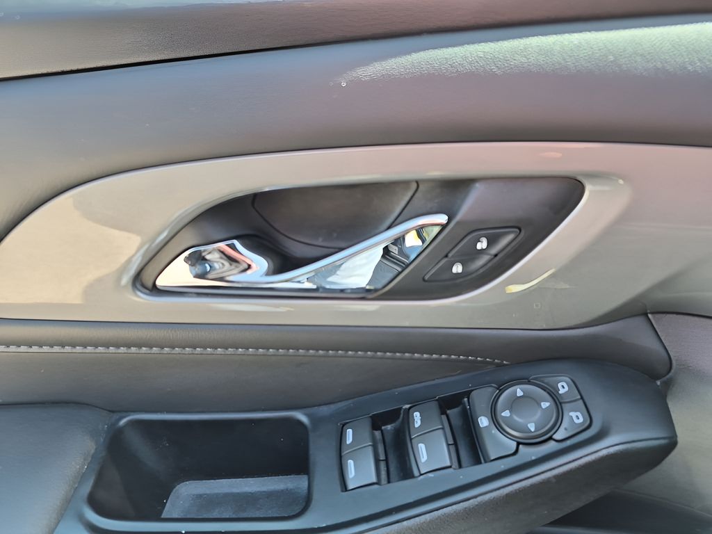 Used Car 2023 Chevrolet Traverse  Lt For Sale Under $30,000 In Austin, Texas