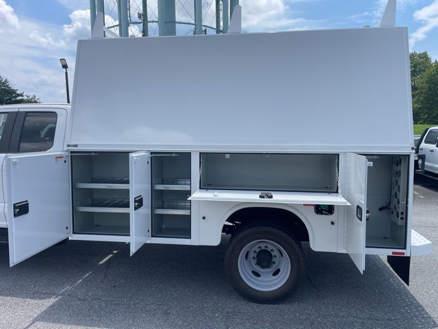 2025 Ford F-550 Chassis XL