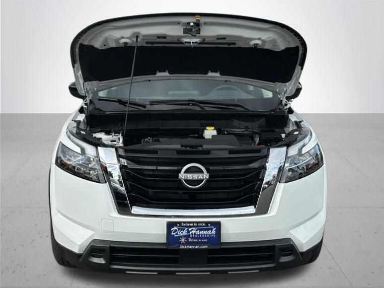 2025 Nissan Pathfinder S