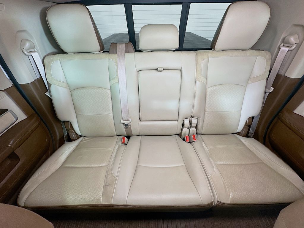 Used 2022 White Ram Laramie image 13