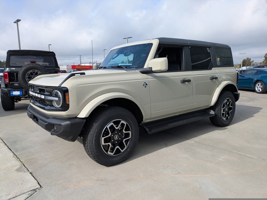 2026 Ford Bronco Outer Banks