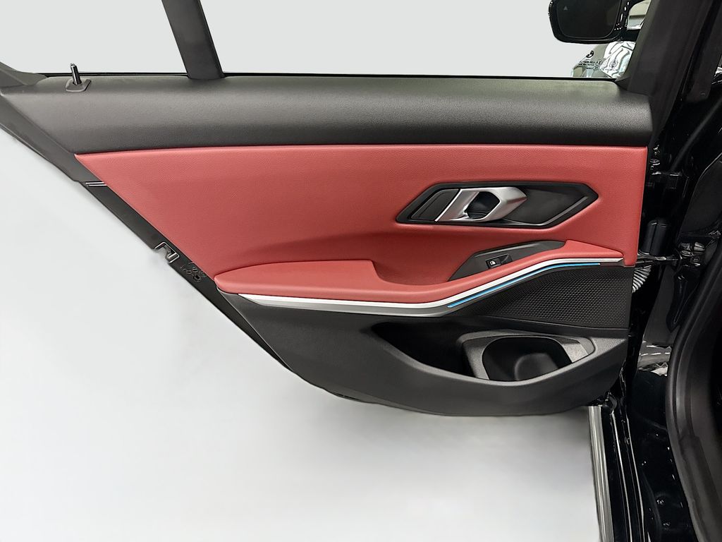 Thumbnail: 2024 BMW 3 Series - 25