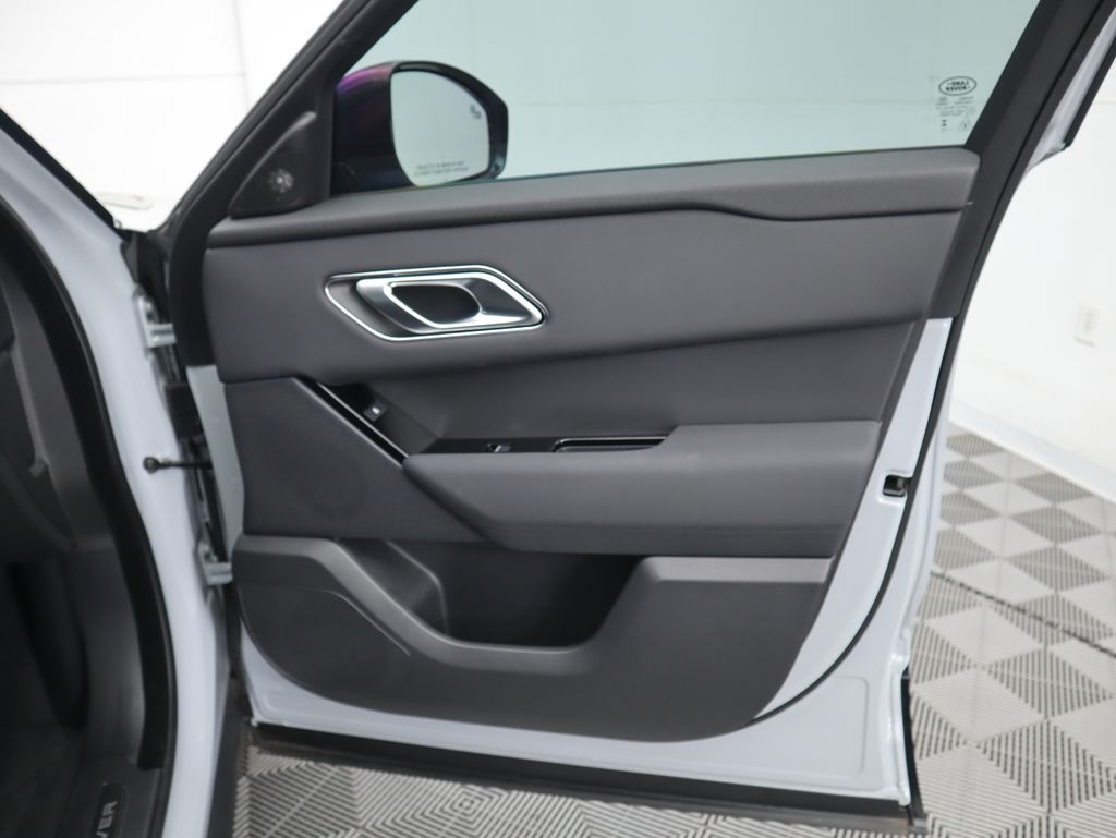 Thumbnail: 2025 Land Rover Range Rover Velar - 26