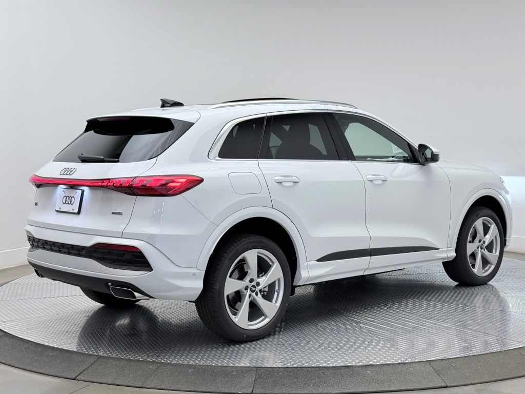 Thumbnail: 2025 Audi Q5 - 13