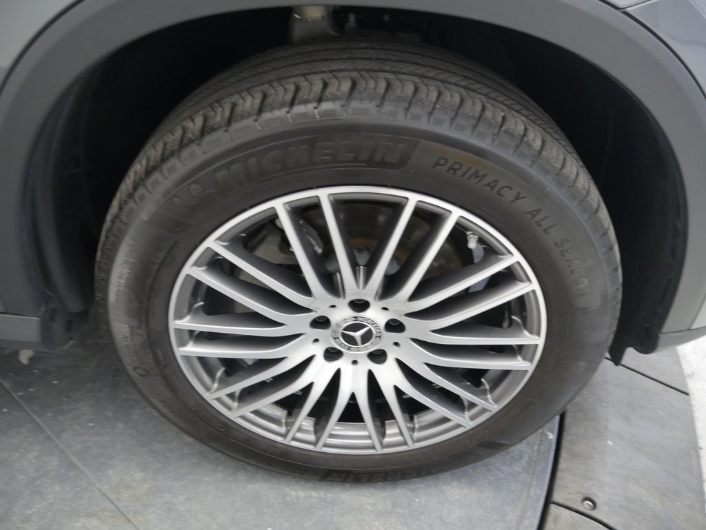 Thumbnail: 2023 Mercedes-Benz GLC - 17