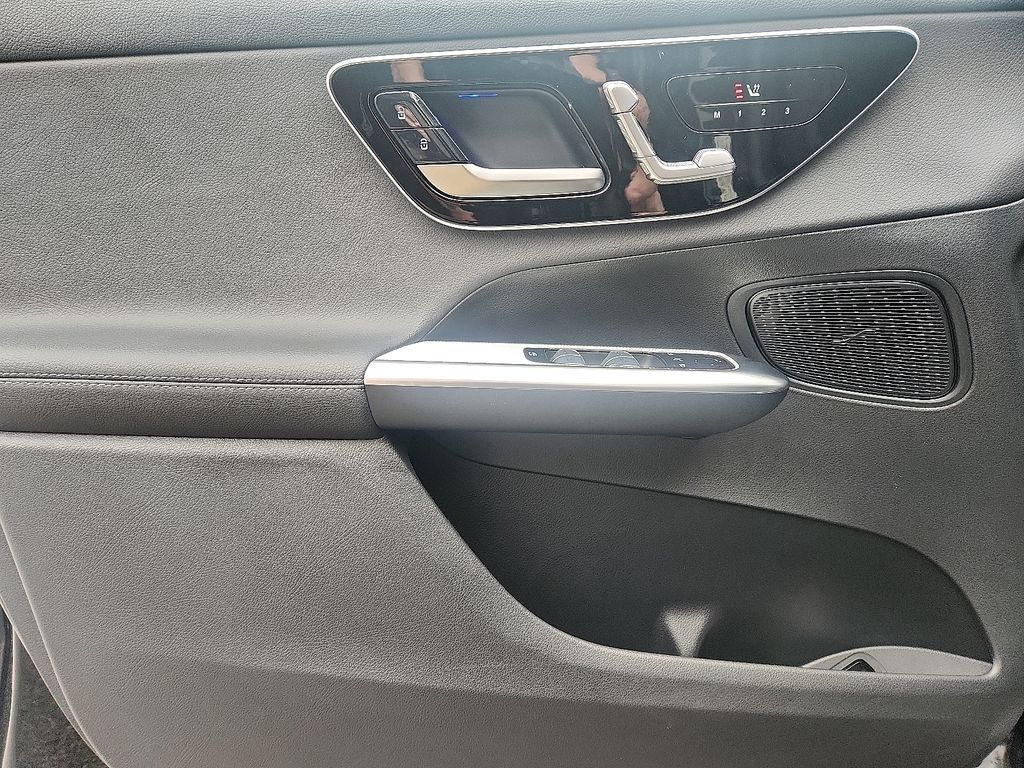 Thumbnail: 2025 Mercedes-Benz GLC - 12