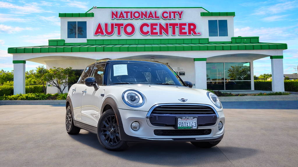 Pepper White 2016 MINI Cooper Hatchback Front-Wheel Drive 6-Speed Manual