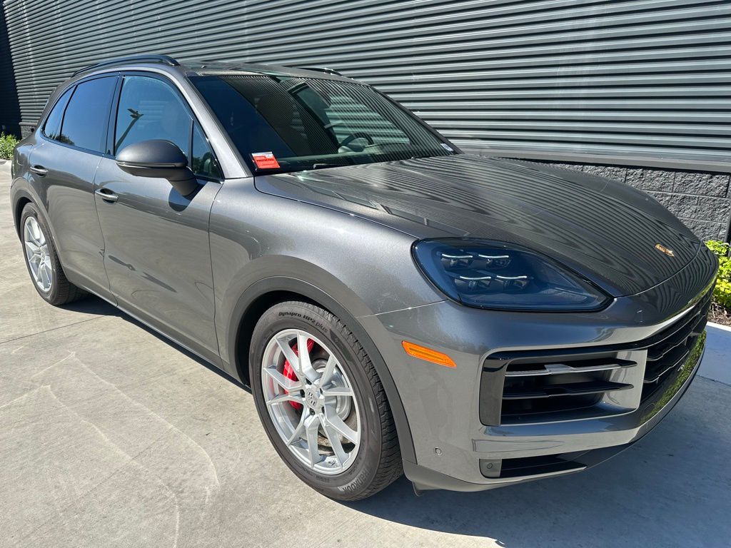 2024 Porsche Cayenne S 8