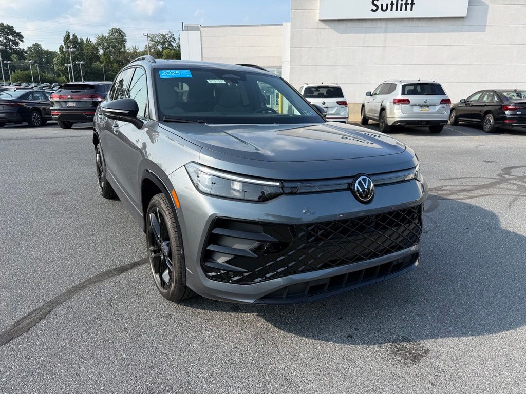 2025 Volkswagen Tiguan 2.0T SE R-Line Black Gray at Sutliff Volkswagen