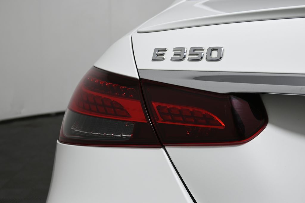 Thumbnail: 2023 Mercedes-Benz E-Class - 12