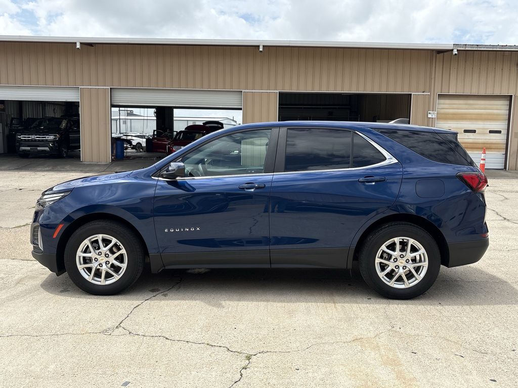 2022 Chevrolet Equinox LT Blue at AutoSavvy Houston Southwest