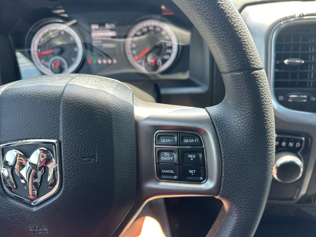 2024 Diamond Black Crystal Pearlcoat Ram 1500 Classic Warlock RWD Truck